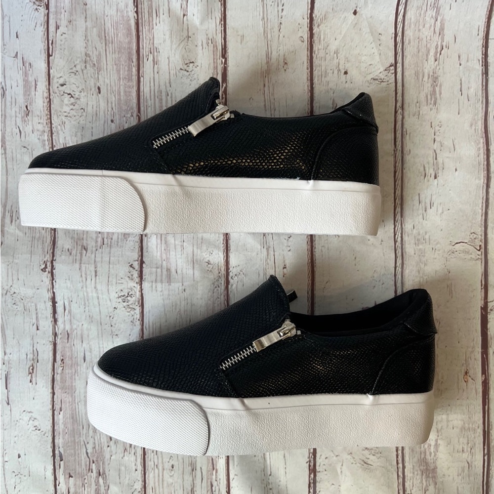 Black Platform Sneaker Faux Leather w/ Zip Flatform Size 8 New - Picture 3 of 6